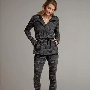 Cabi camo jacket cinch waist
